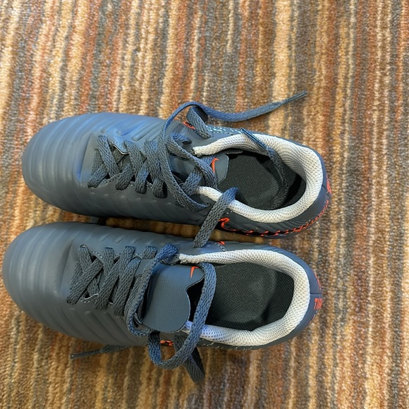 NIKE KIDS TIEMPO LEGEND 7 CLUB FG SOCCER CLEATS - Picture 3 of 6